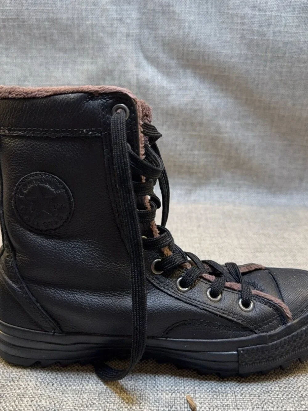 Converse Chuck Taylor Leather Fur Hi Rise Boots Black 553387C Size 4 Zip